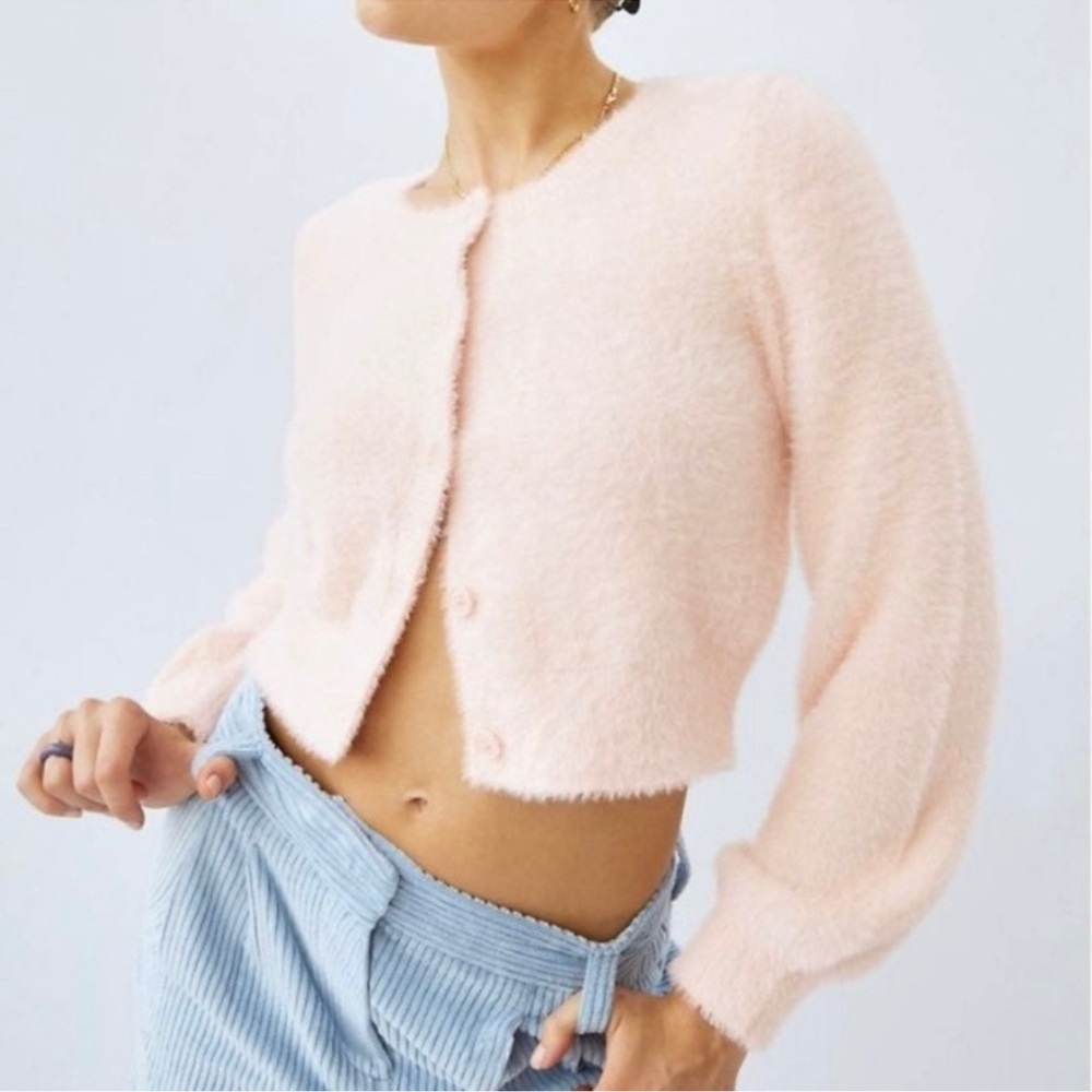 🌷 Aritzia Sunday’s Best Carmen Pink Cardigan